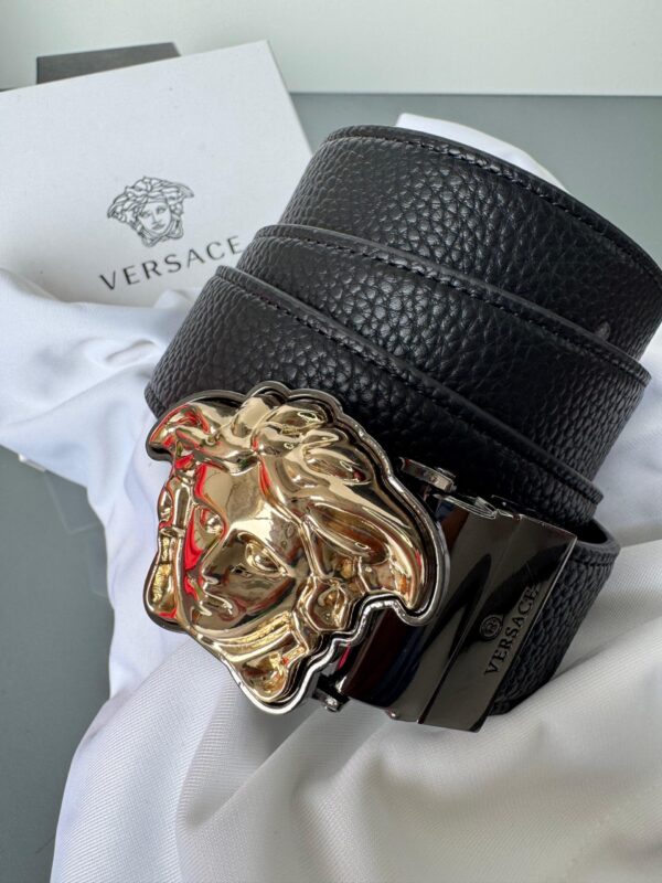 IMG-20250521-WA0183 Correa VERSACE