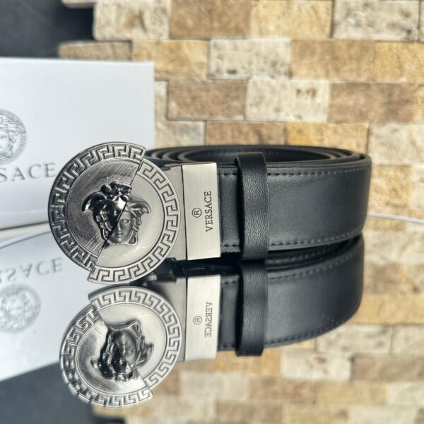 IMG-20250521-WA0197 Correa VERSACE