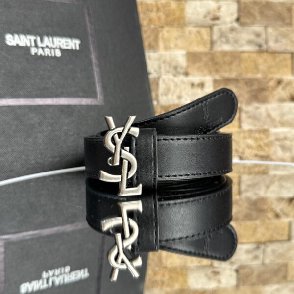 IMG-20250522-WA0067 Correa YVES SAINT LAURENT