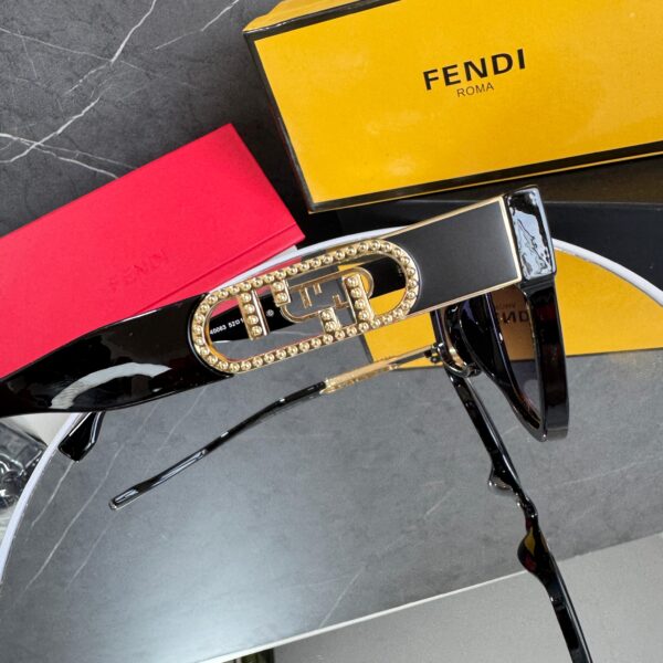 Lente FENDI