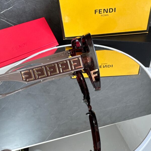 Lente FENDI