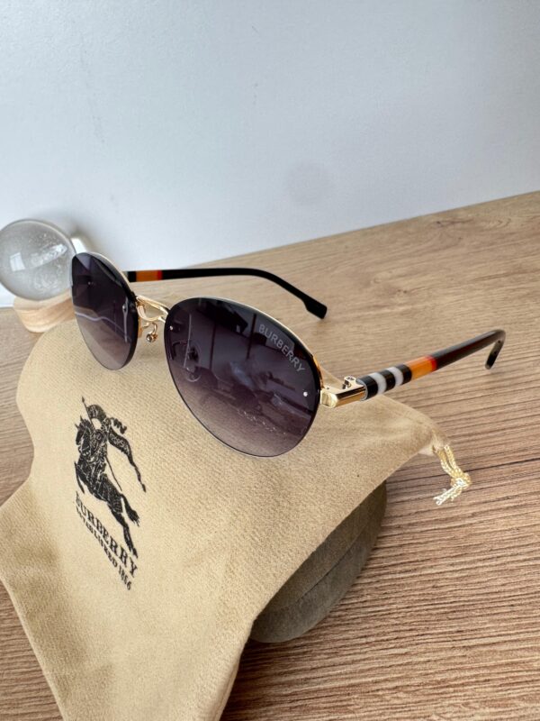 Lente BURBERRY