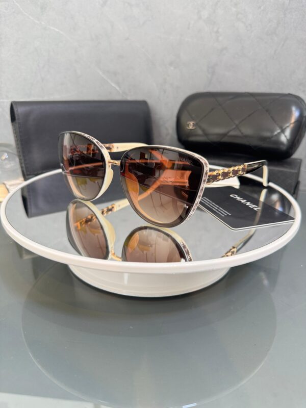 Lente CHANEL
