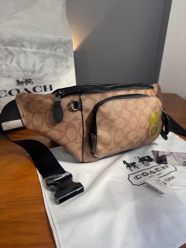 Canguro COACH