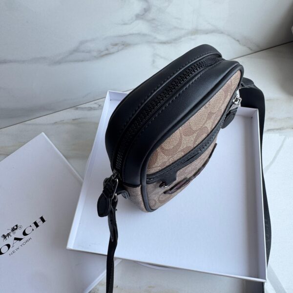 Morral COACH
