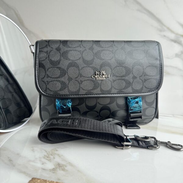 Morral COACH