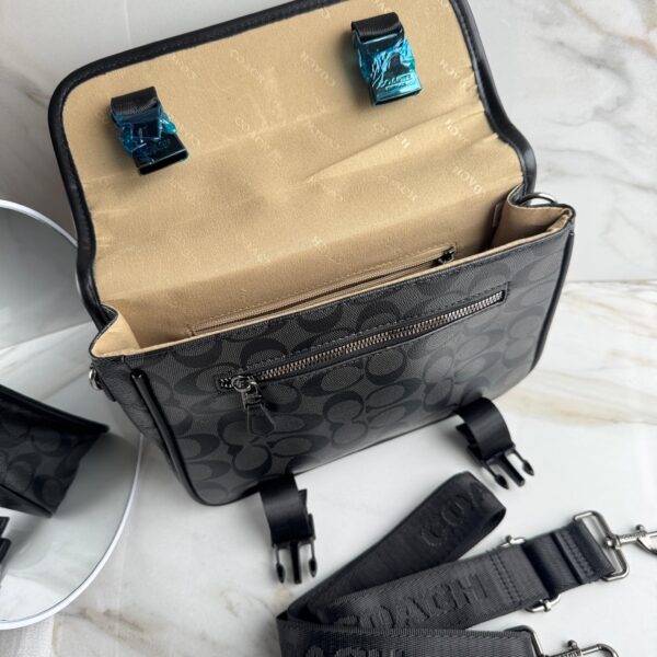 Morral COACH