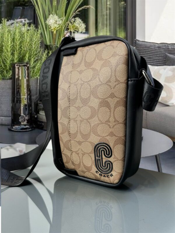 Morral COACH