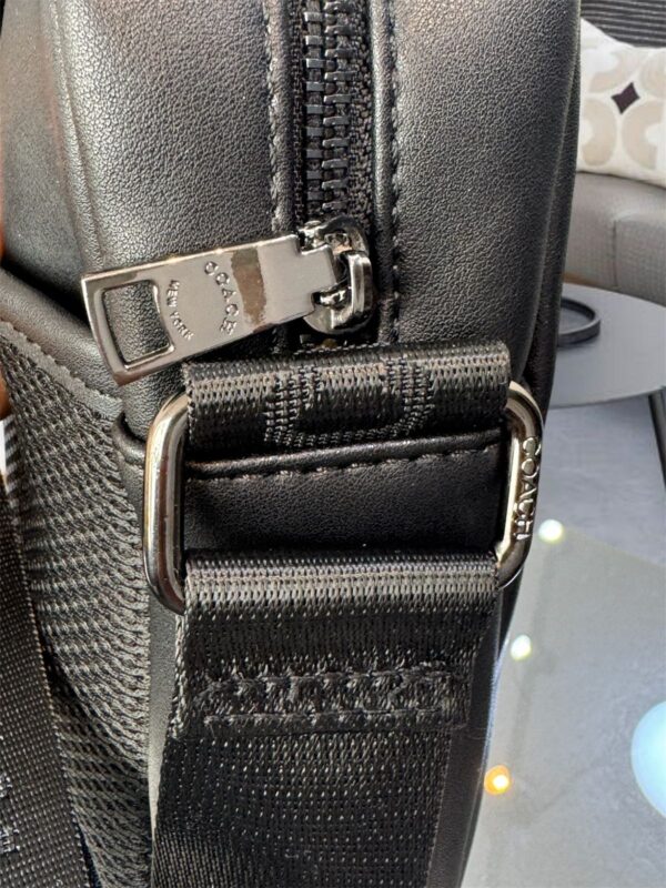 Morral COACH