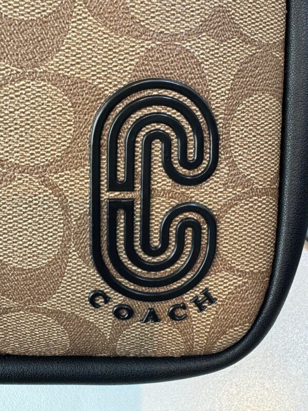 Morral COACH