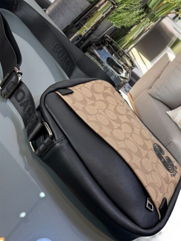 Morral COACH