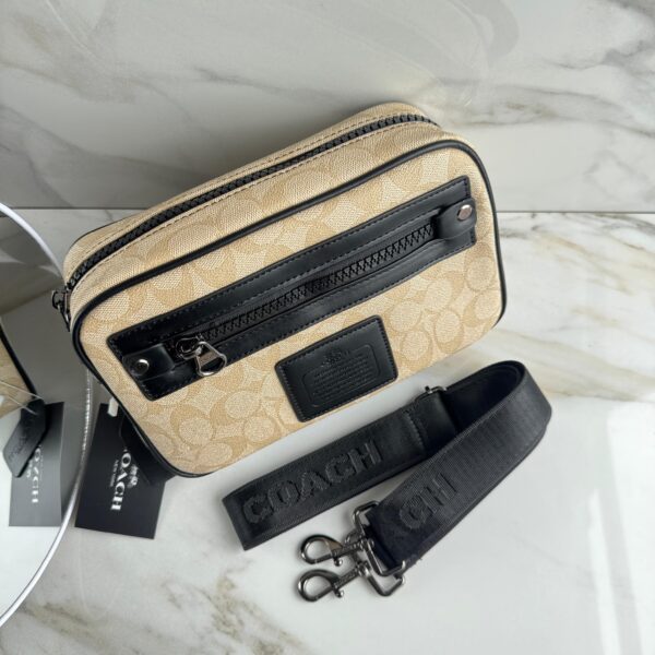 Morral COACH