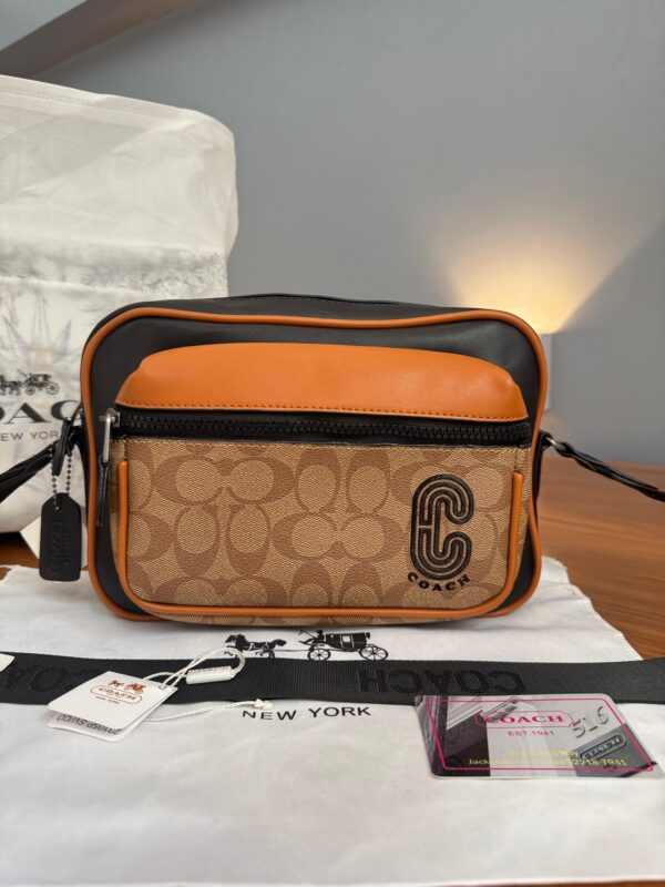Morral COACH