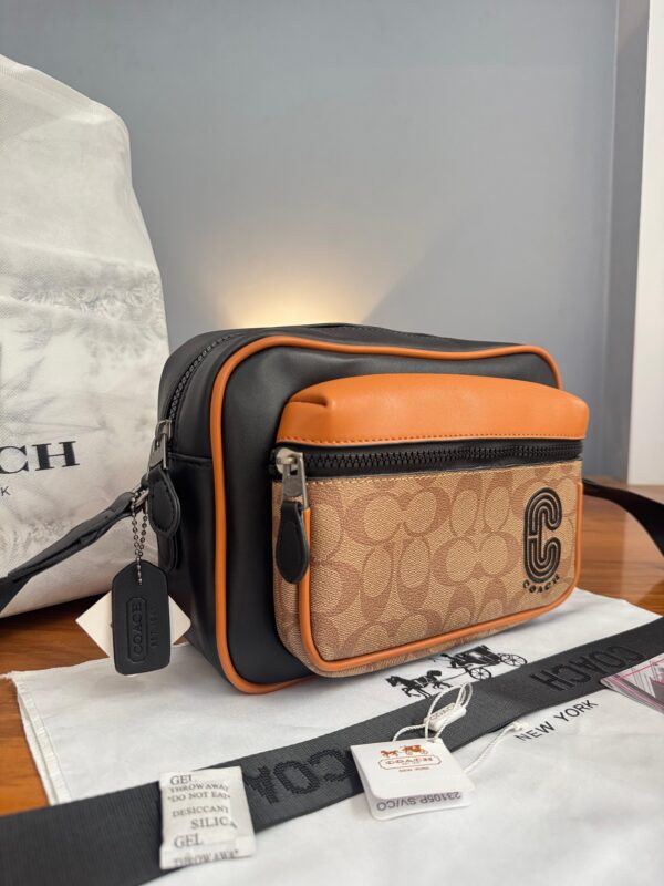 Morral COACH