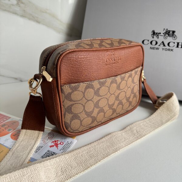 Morral COACH
