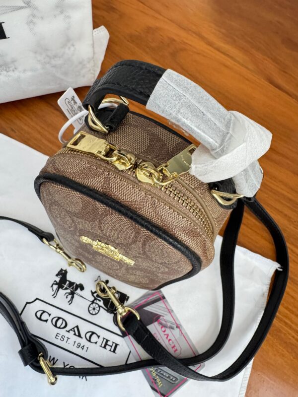 Morral COACH
