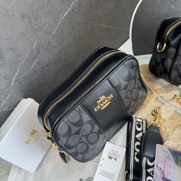 Morral COACH