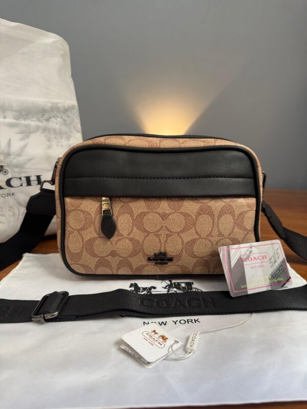 Morral COACH