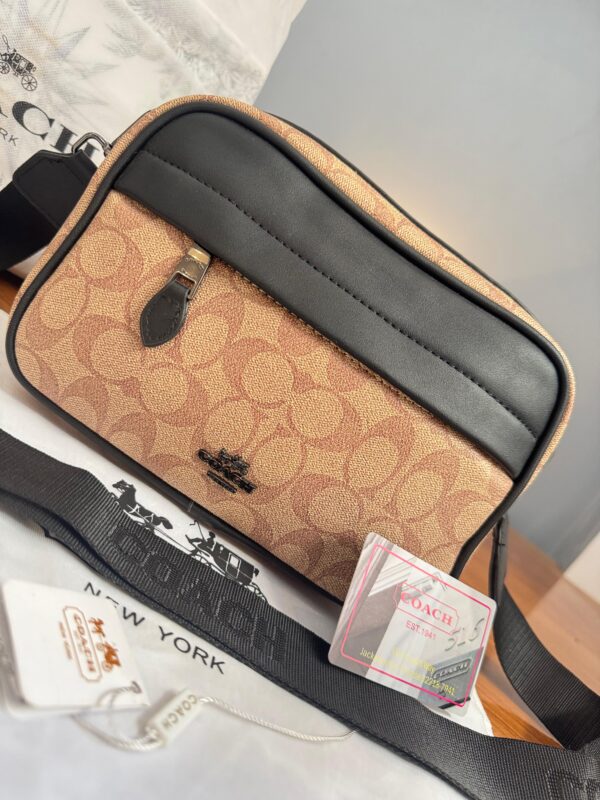 Morral COACH