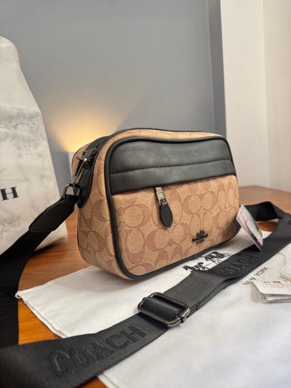 Morral COACH