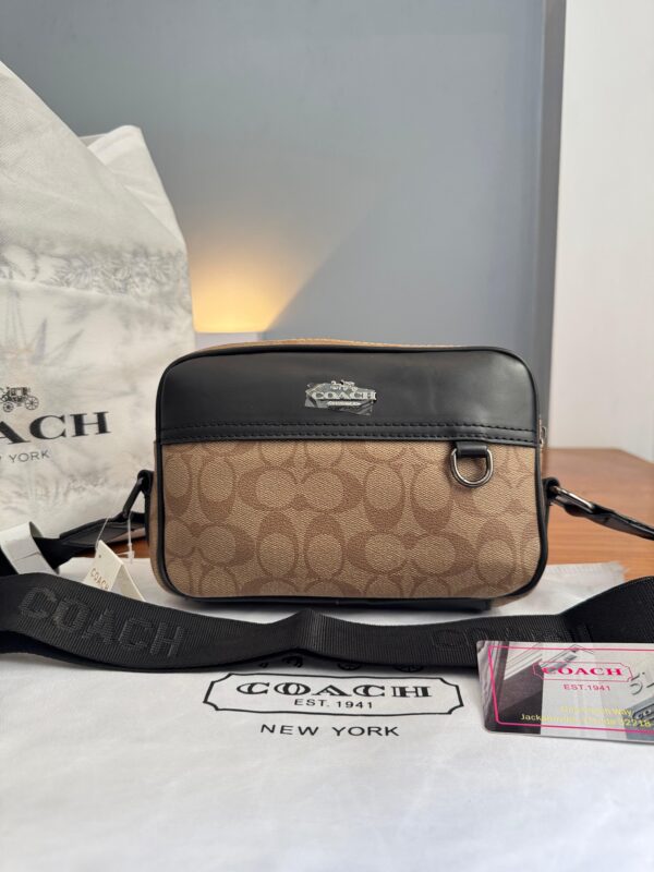 Morral COACH