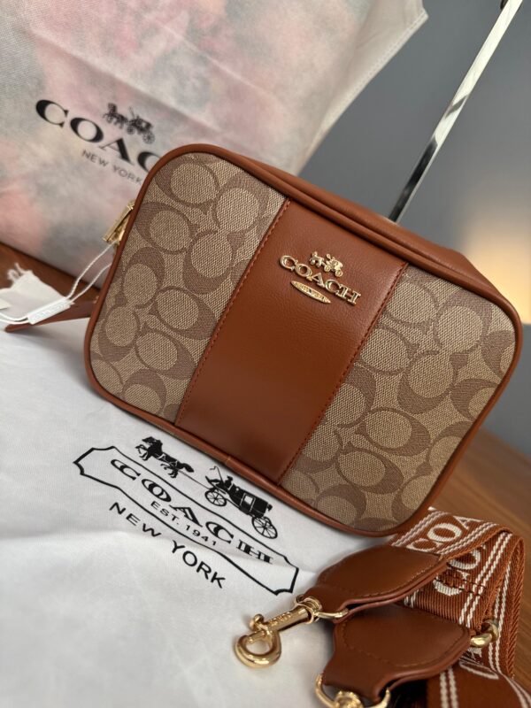 Morral COACH
