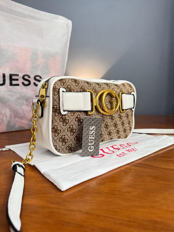 Morral GUESS