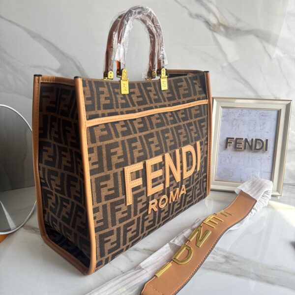 Cartera FENDI