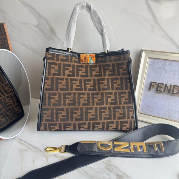 Cartera FENDI