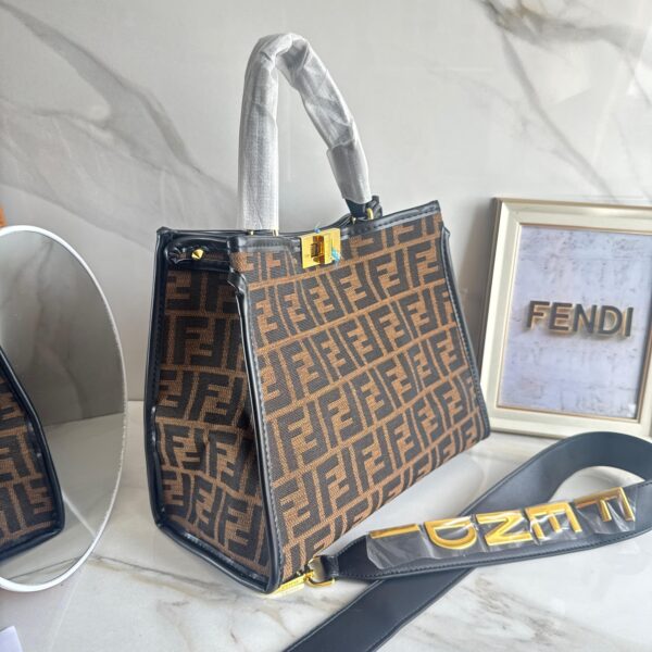 Cartera FENDI