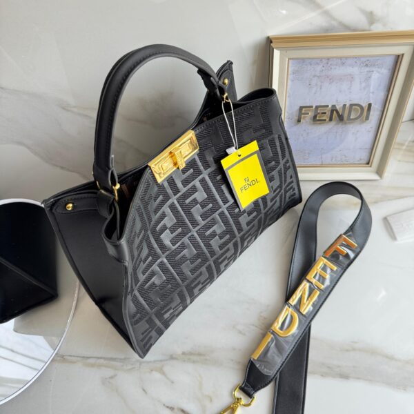 Cartera FENDI