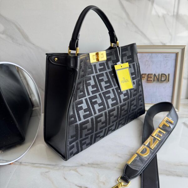 Cartera FENDI
