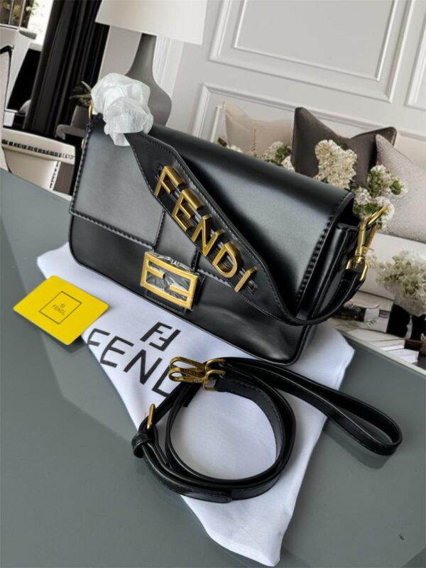 Cartera FENDI