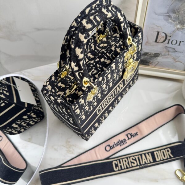 CARTERA LADY DIOR NEGRO