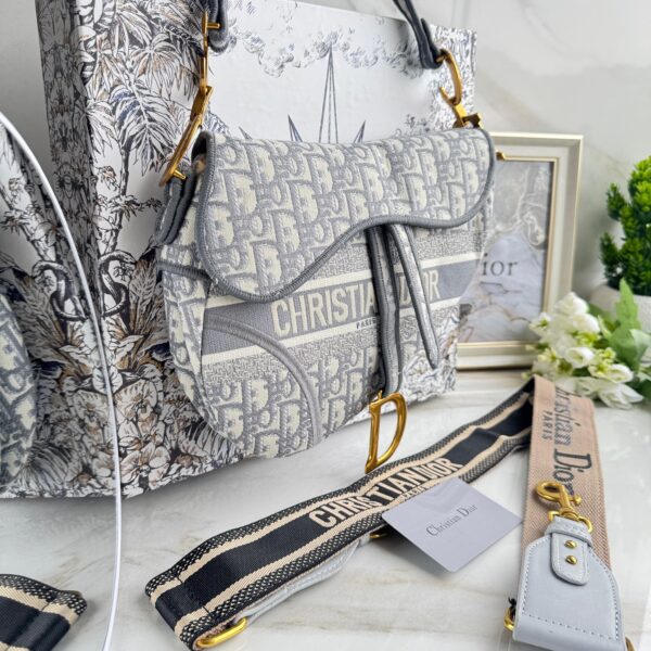CARTERA SADDLE DIOR  GRIS CLASICO