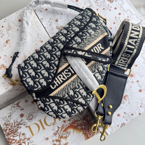 CARTERA SADDLE DIOR NEGRO CLASICO
