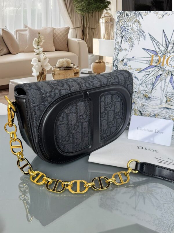 MORRAL DIOR1 (3) Morral DIOR SIGNATURE FLAP