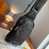 PECHERA AVENUE MONOGRAM EMPREINTE PM NEGRO