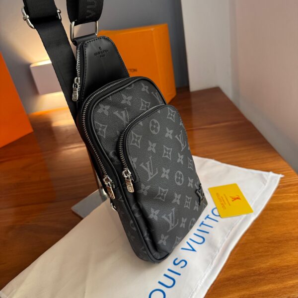 PECHERA AVENUE MONOGRAM NEGRO PM