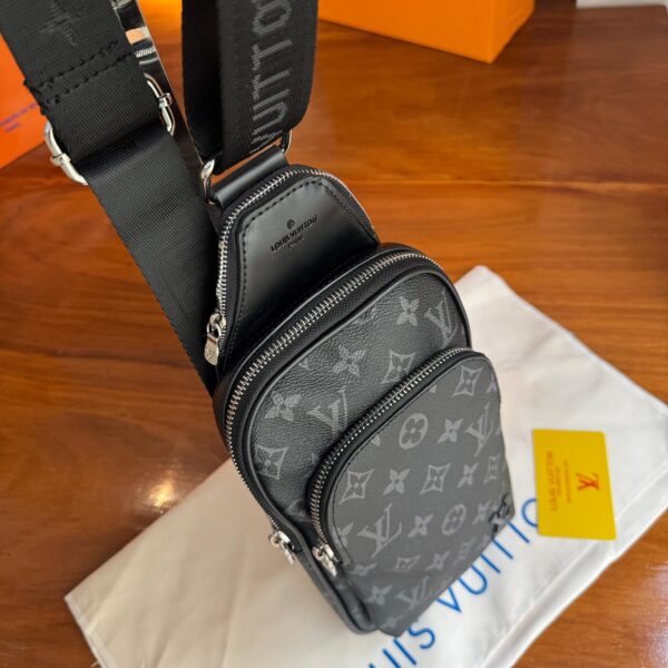 PECHERA AVENUE MONOGRAM NEGRO PM