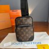 PECHERA FRONT BAG MONOGRAM MARRON