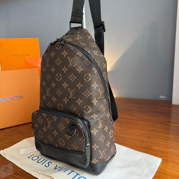 PECHERA RACER MONOGRAM MARRON