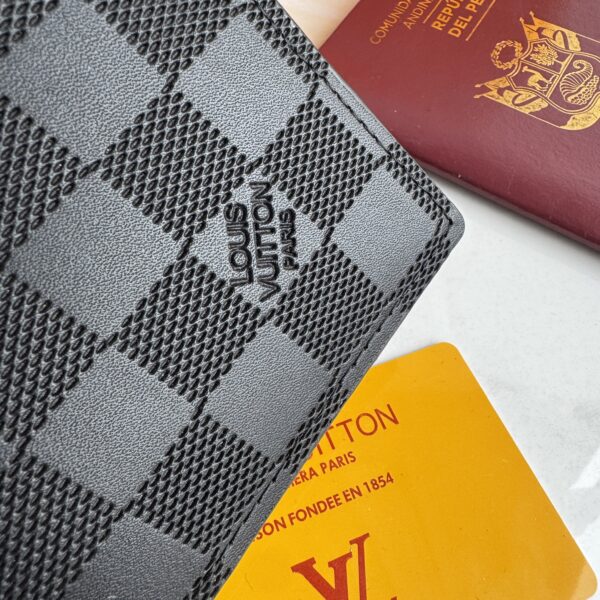 Porta Pasaporte Louis Vuitton