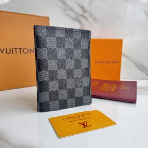 Porta Pasaporte Louis Vuitton