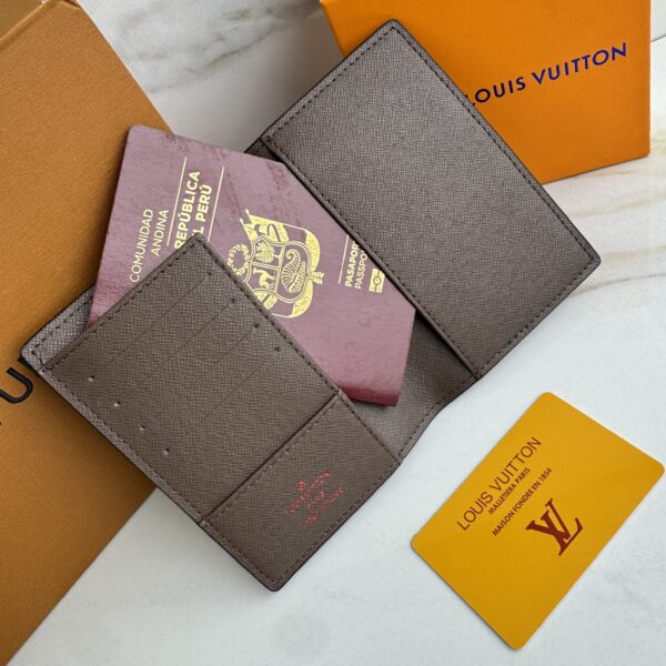 Porta Pasaporte Louis Vuitton