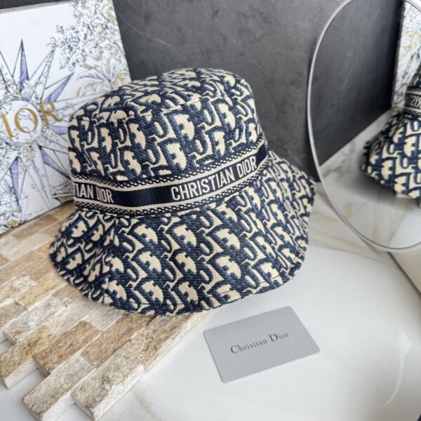 Bucket Dior