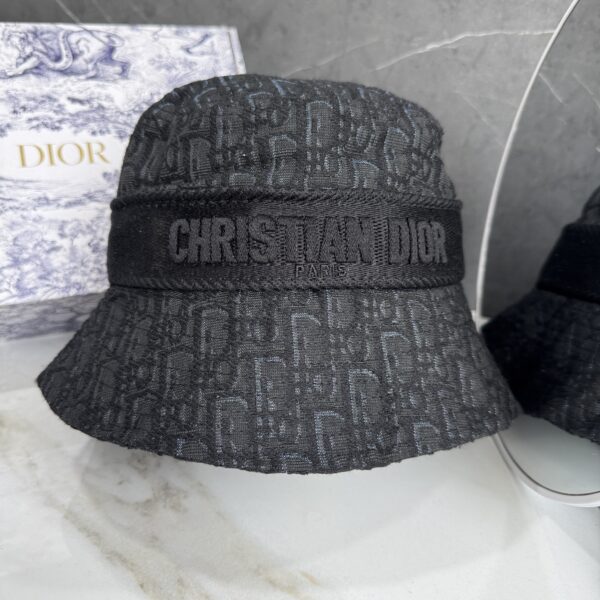 Bucket Dior