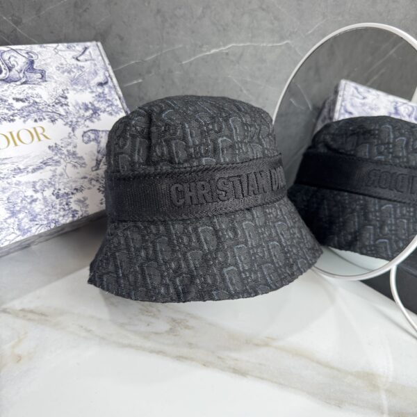 Bucket Dior