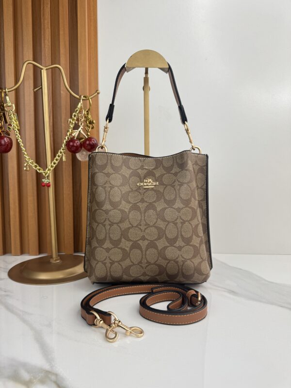 CARTERA COACH