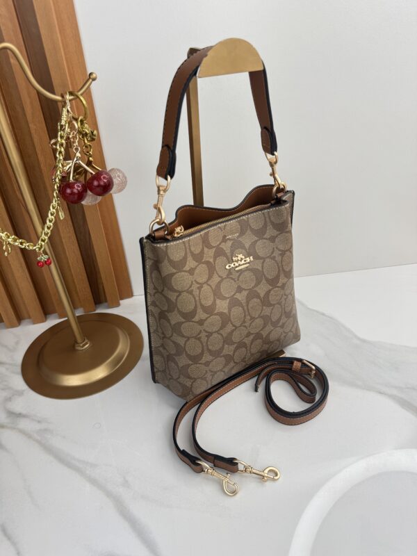 CARTERA COACH